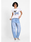 T-shirt cu print artistic frontal Alb jeans